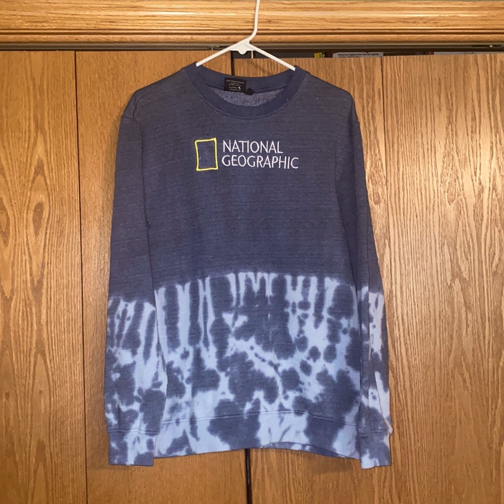 National Geographic crew neck sweatshirt size small